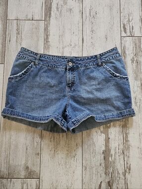 Mossimo Classic Blue Denim Women’s Shorts 22 Plus